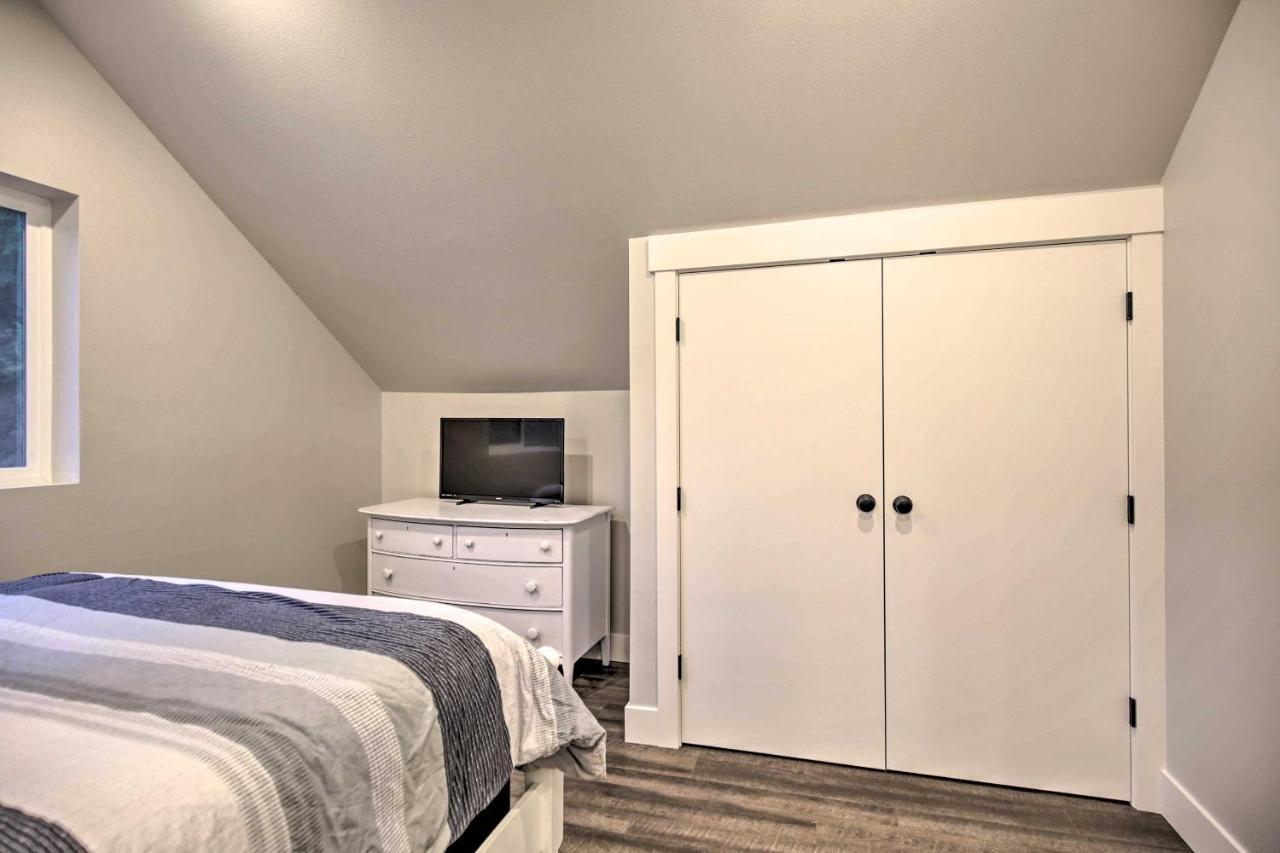 Chic Farmhouse With Creek In Heart Of Wine Country! マクミンヴィル エクステリア 写真